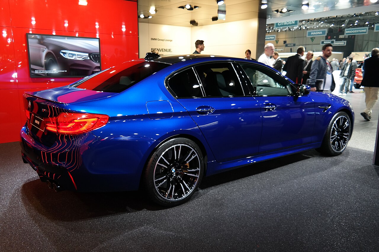 Фото BMW M5 2018