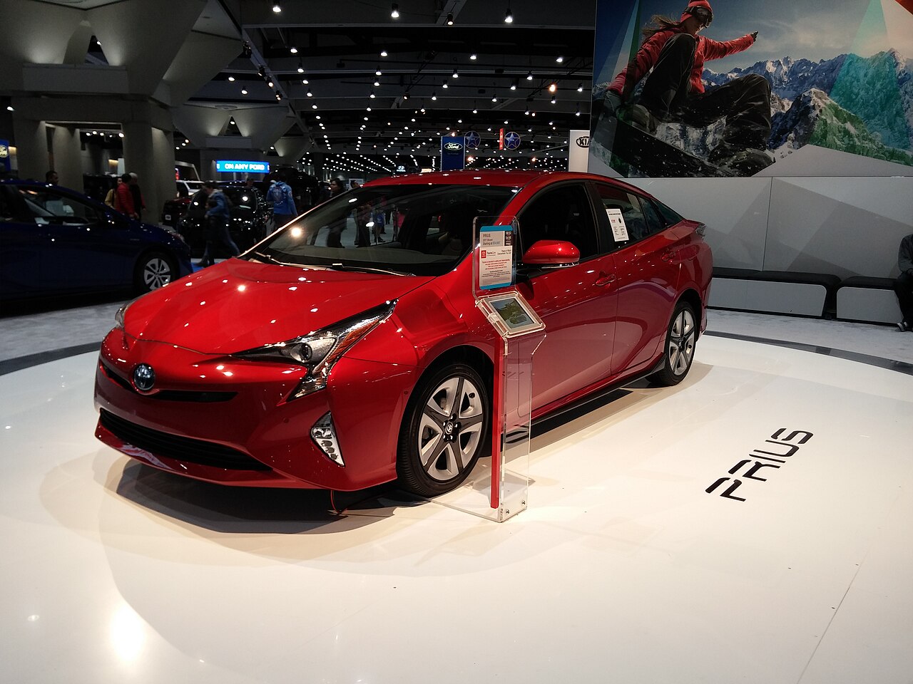 Фото TOYOTA PRIUS 2017