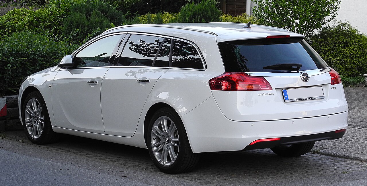 Фото OPEL INSIGNIA 2011