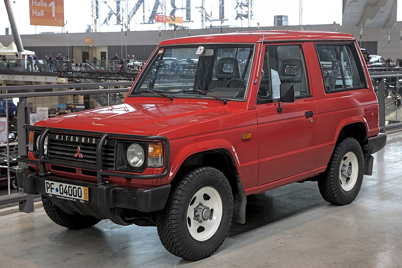 Фото MITSUBISHI PAJERO 1987