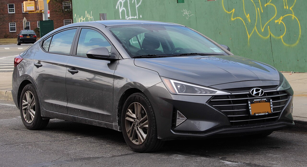 Фото HYUNDAI ELANTRA 2019