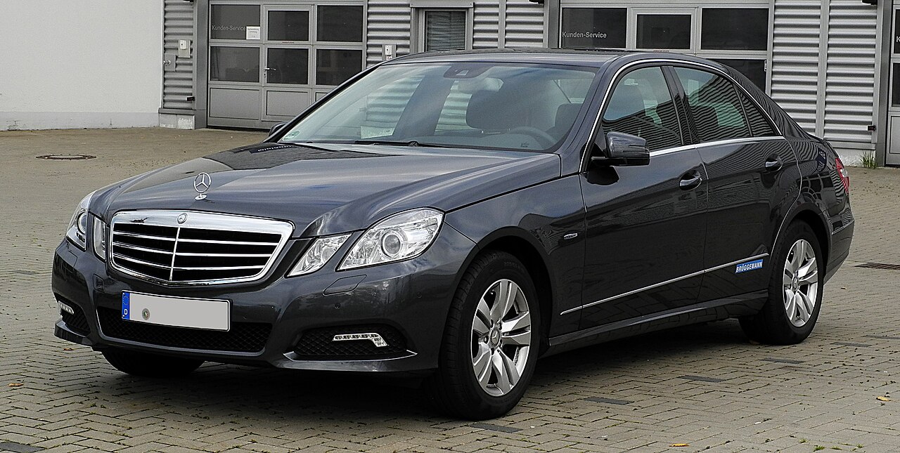 Фото MERCEDES-BENZ E 200 2013