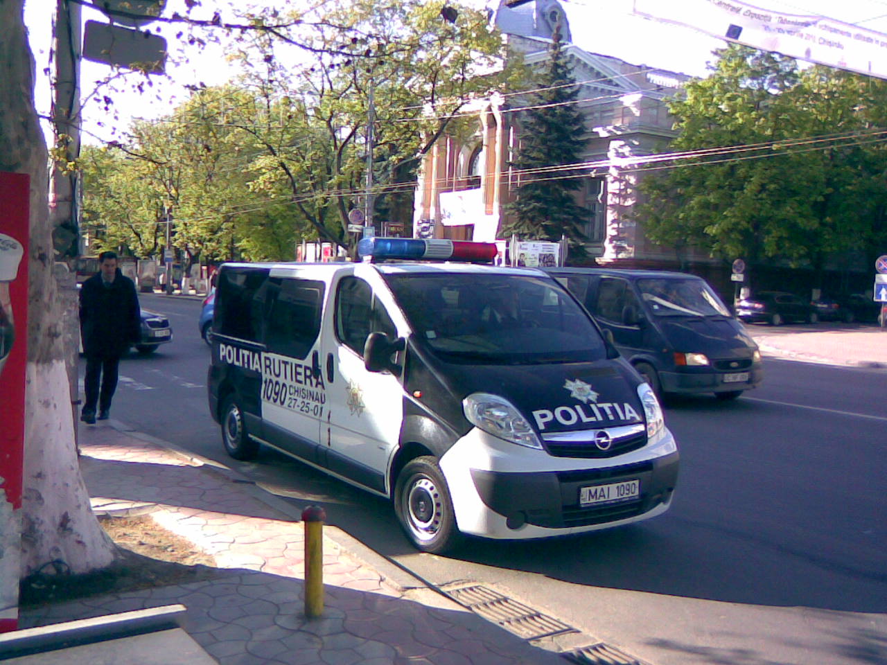 Фото OPEL VIVARO 2010