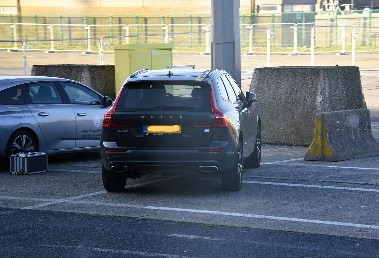Фото VOLVO XC60 2020
