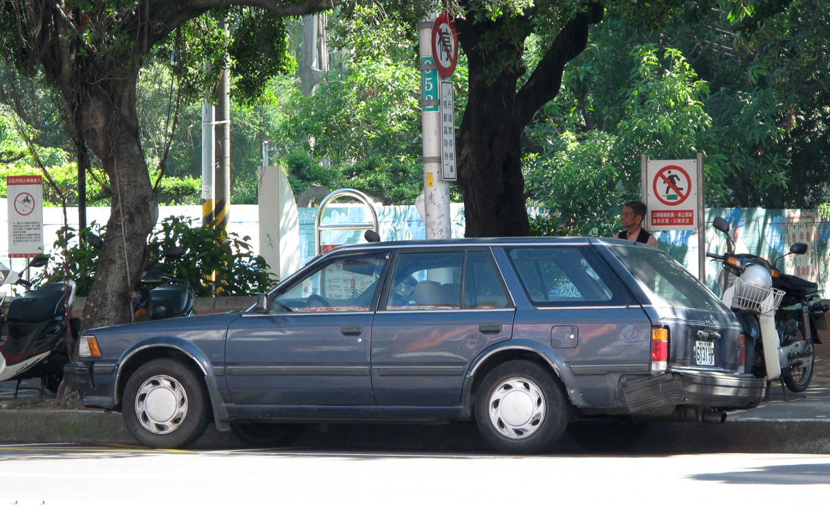 Фото NISSAN PRIMERA 1992