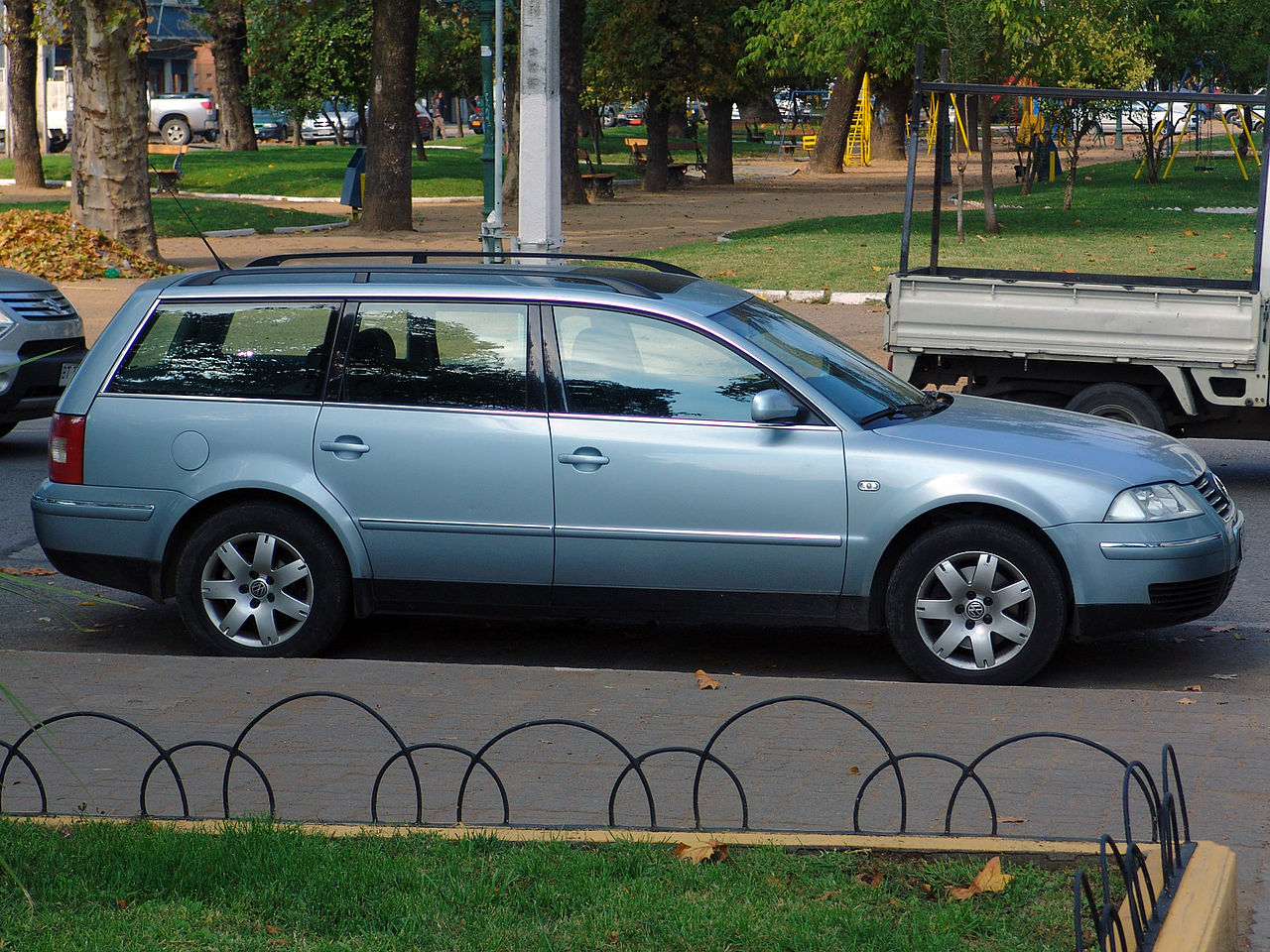 Фото VOLKSWAGEN PASSAT 2003