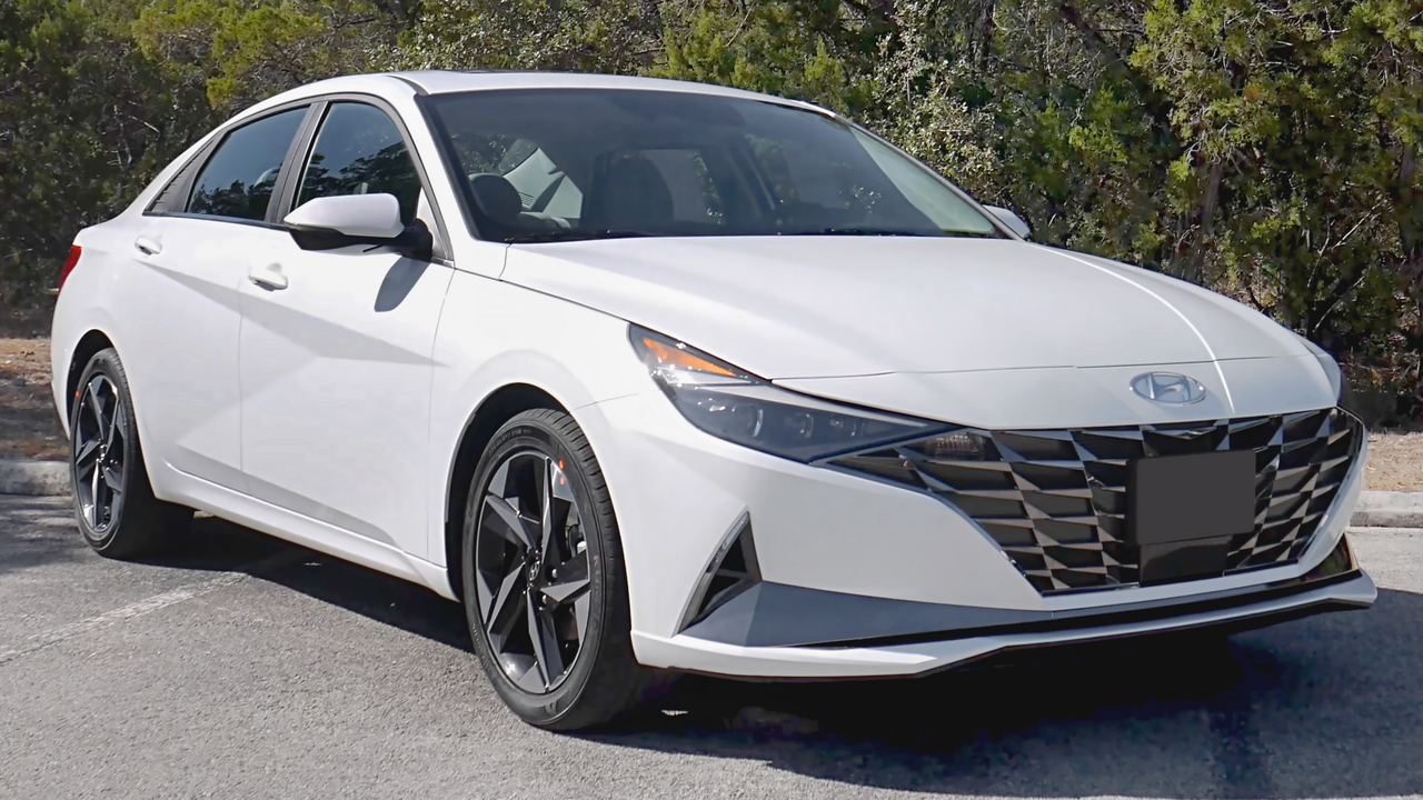 Фото HYUNDAI ELANTRA 2021