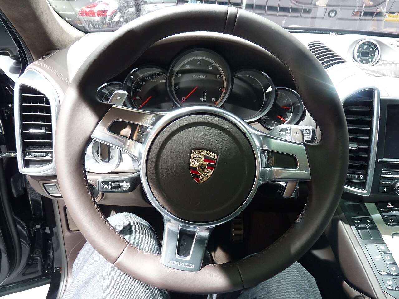 Фото PORSCHE CAYENNE 2010