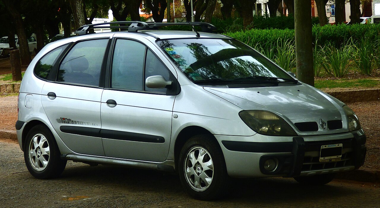 Фото RENAULT MEGANE SCENIC 2010