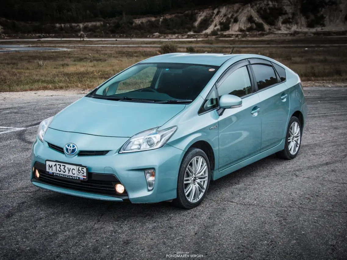 Фото TOYOTA PRIUS 2013