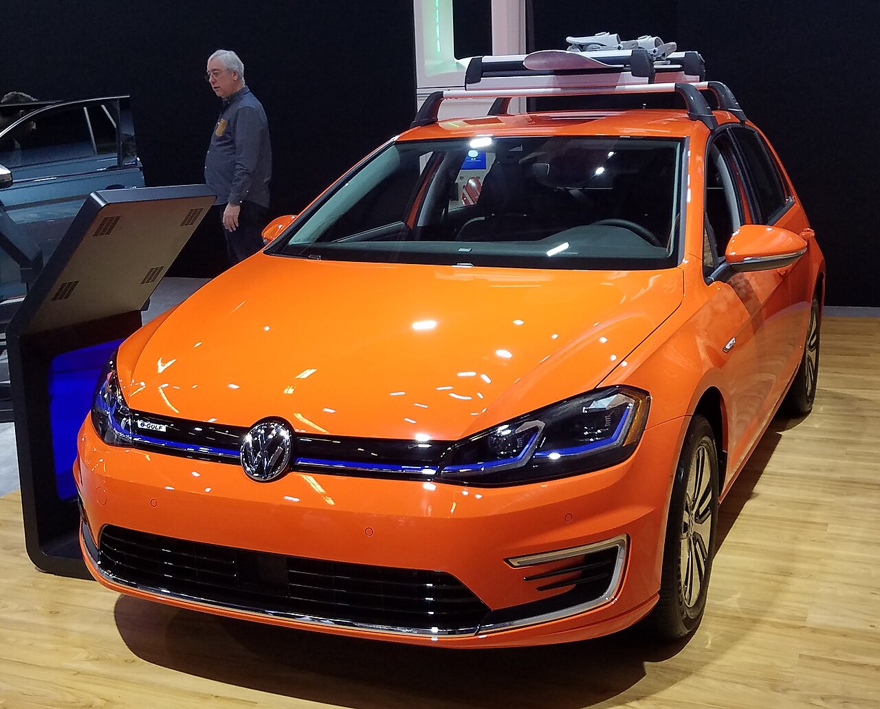 Фото VOLKSWAGEN E-GOLF 2020