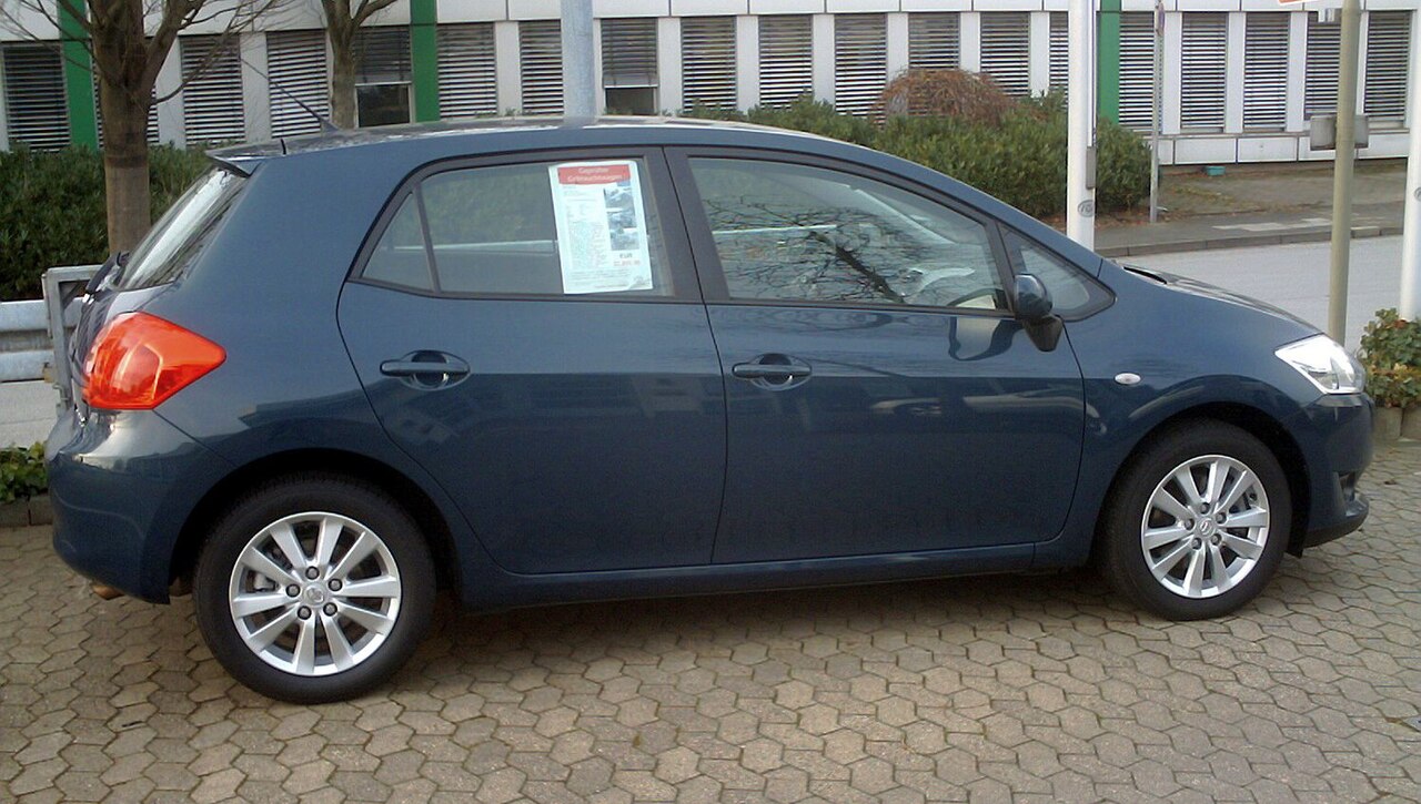 Фото TOYOTA AURIS 2008