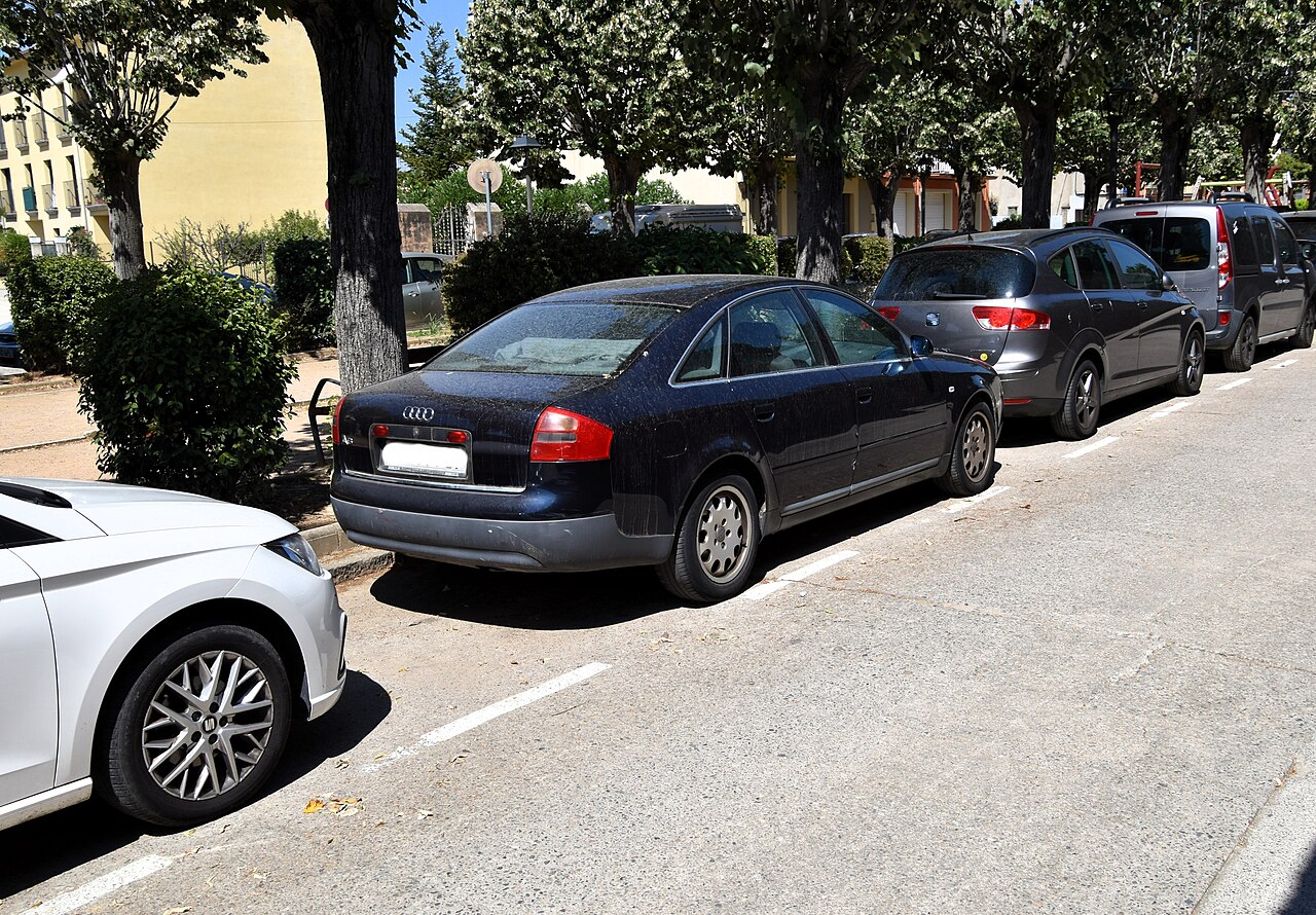 Фото AUDI A6 1999