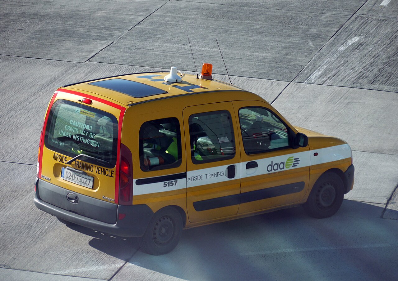 Фото RENAULT KANGOO 2002